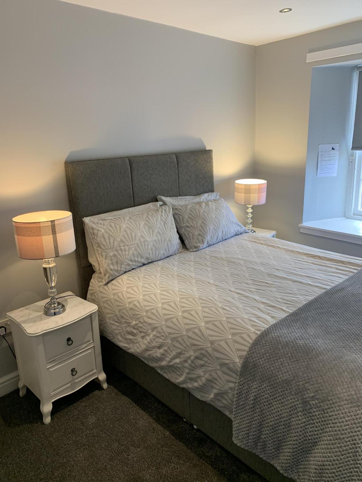 Black Bull With Rooms Upper Cumbernauld Habitación foto